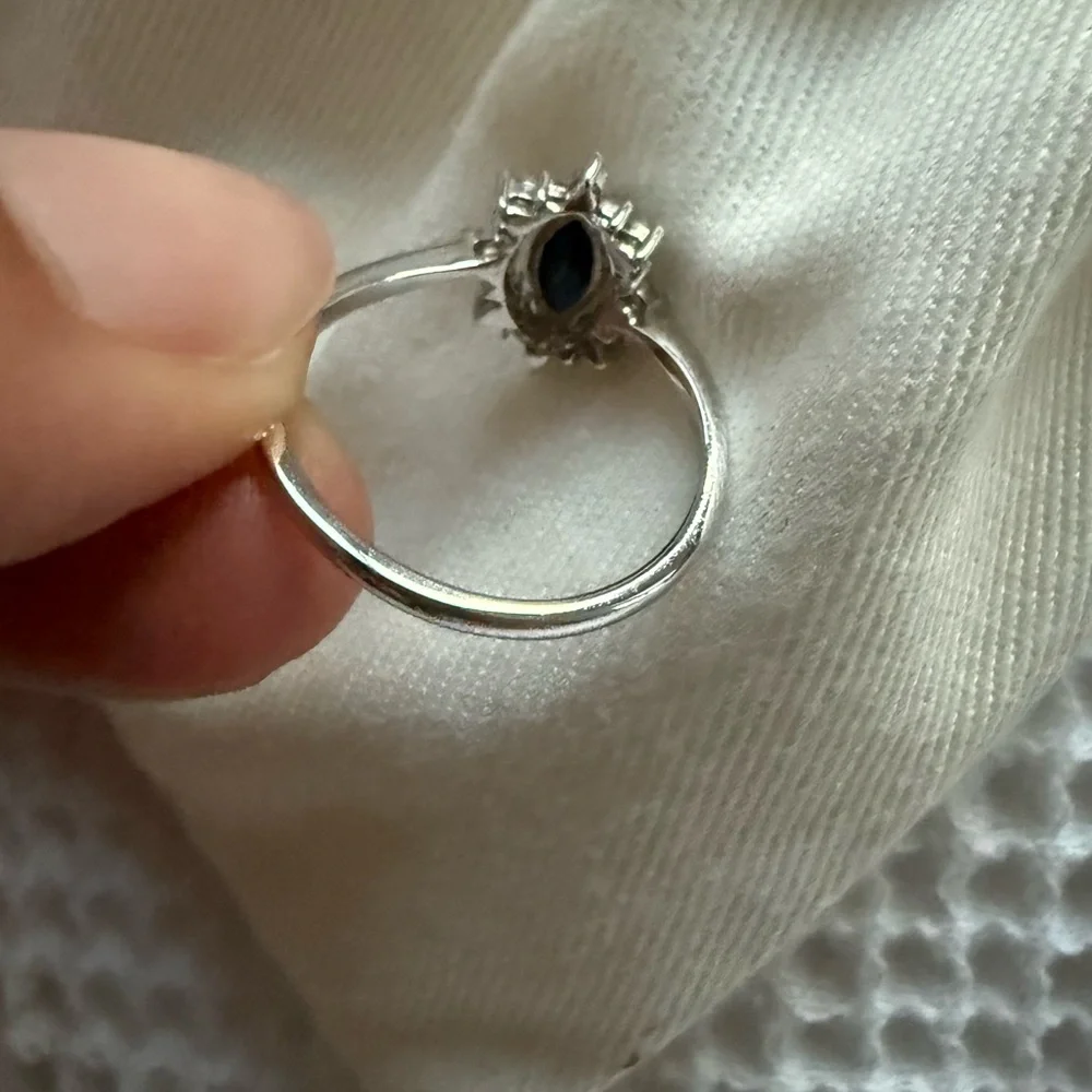 18K White Gold Sapphire & Diamond Engagement Ring - Picture 8 of 16